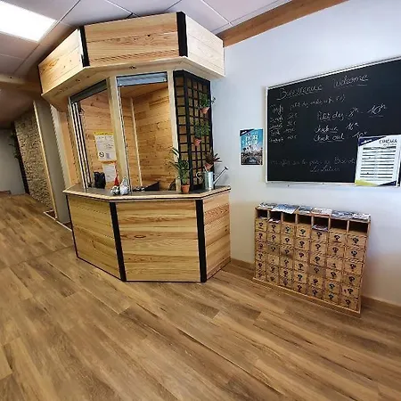 Ξενοδοχείο Les Lutins 2*